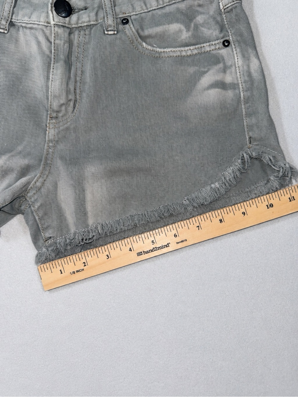 Free People Distressed Denim Shorts – Women’s Size 27 – Gray Wash Cutoff Shorts - Picture 9 of 9